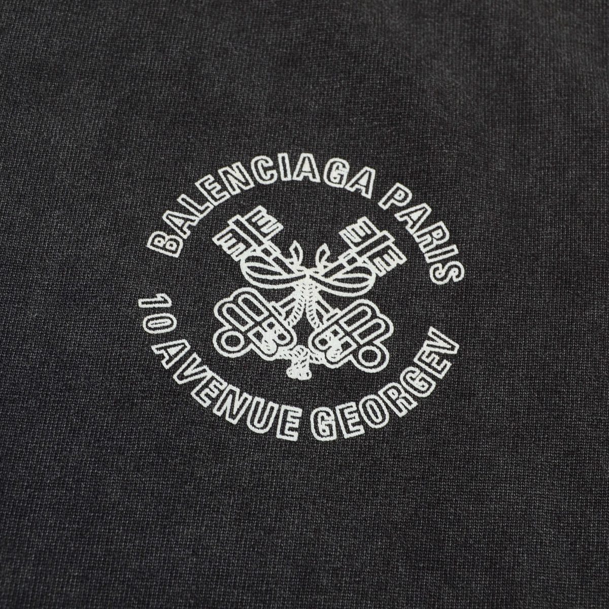 Paris Circle Logo T-Shirt - Image 4